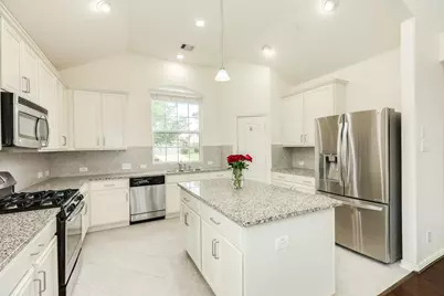 101 Long Meadow Ct, Clute, TX 77531 - Photo 17
