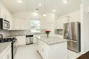 101 Long Meadow Ct, Clute, TX 77531 - Photo 17
