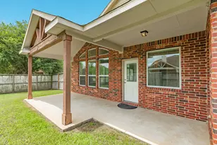 101 Long Meadow Ct, Clute, TX 77531 - Photo 7