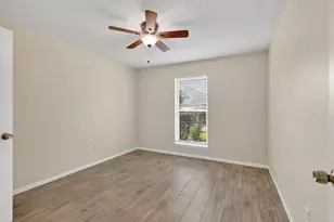 11842 S Fairhollow Ln, Houston, TX 77043 - Photo 13