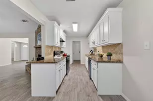 11842 S Fairhollow Ln, Houston, TX 77043 - Photo 5