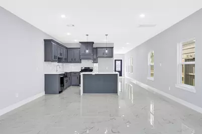 4802 Tracemeadow Drive, Houston, TX 77066 - Photo 9