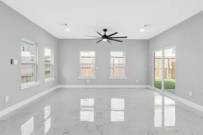 4802 Tracemeadow Drive, Houston, TX 77066 - Photo 9