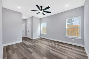 4802 Tracemeadow Dr, Houston, TX 77066 - Photo 13