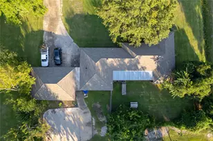 215 Ilfrey St, Baytown, TX 77520 - Photo 5