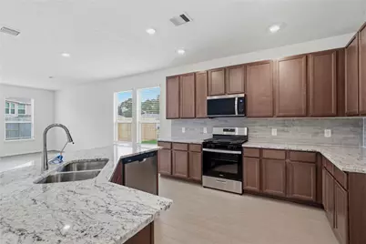 3635 Overton Lane, Conroe, TX 77304 - Photo 11