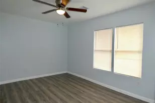 8215 Canyon St, Houston, TX 77051 - Photo 9