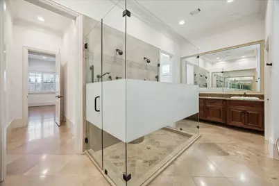 210 Glenwood Drive, Houston, TX 77007 - Photo 17