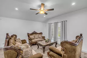 9802 Palm Royal Dr, Baytown, TX 77521 - Photo 15