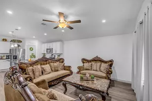 9802 Palm Royal Dr, Baytown, TX 77521 - Photo 13