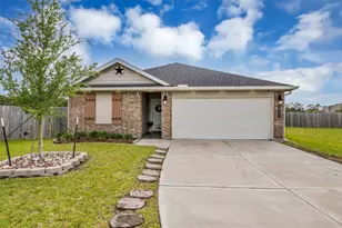 9802 Palm Royal Dr, Baytown, TX 77521 - Photo 1
