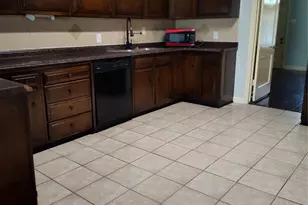 4817 Maggie St, Houston, TX 77033 - Photo 5