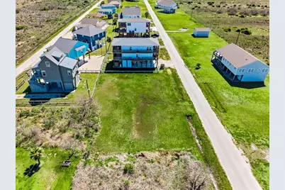 938 Melody Lane, Crystal Beach, TX 77650 - Photo 5