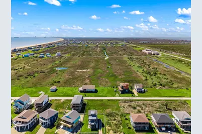 938 Melody Lane, Crystal Beach, TX 77650 - Photo 23
