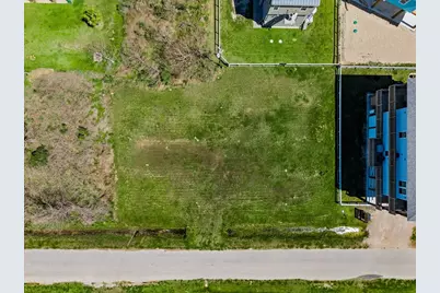 938 Melody Lane, Crystal Beach, TX 77650 - Photo 17