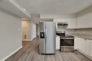 3103 Heritage Green Dr, Pearland, TX 77581 - Photo 3