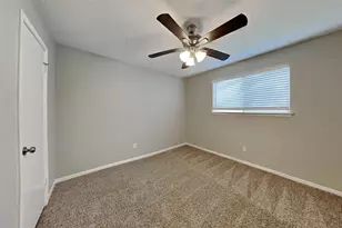 3103 Heritage Green Dr, Pearland, TX 77581 - Photo 9