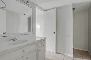 13119 Hollowcreek Park Dr, Houston, TX 77082 - Photo 13