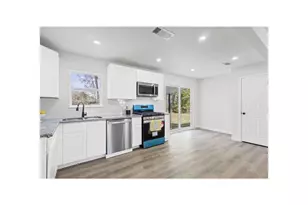 370 W Bolivar St, Vidor, TX 77662 - Photo 3