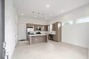 594 Janisch Rd, Houston, TX 77018 - Photo 5