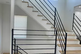 201 E 37th St, Houston, TX 77018 - Photo 13