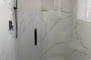 201 E 37th St, Houston, TX 77018 - Photo 11