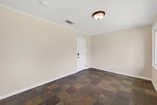 4746 Kinglet St, Houston, TX 77035 - Photo 21