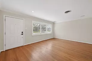 4746 Kinglet St, Houston, TX 77035 - Photo 3