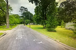 220 S Jackson Ave, Livingston, TX 77351 - Photo 1