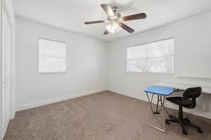 915 S 13th St, Nederland, TX 77627 - Photo 33