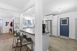 915 S 13th St, Nederland, TX 77627 - Photo 7