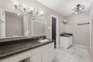 915 S 13th St, Nederland, TX 77627 - Photo 27