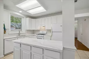 88 Laughing Brook Ct, The Woodlands, TX 77380 - Photo 7