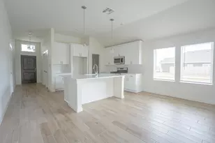 438 Magnetic Hl Dr, Crosby, TX 77532 - Photo 7