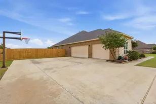 5111 Landon Ln, Baytown, TX 77523 - Photo 3