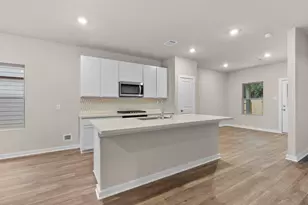 12199 Ridge Top Dr, Conroe, TX 77304 - Photo 3