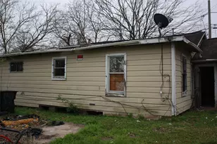 1403 E 36th St, Houston, TX 77022 - Photo 5