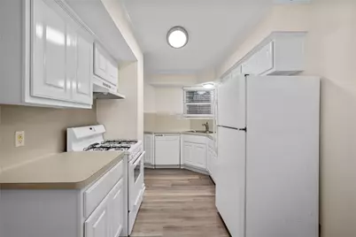 102 Strand St Street #31, Galveston, TX 77550 - Photo 3