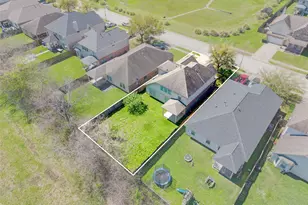 8530 E Highlands Crossing, Highlands, TX 77562 - Photo 19