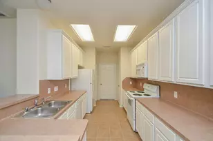 46 E Stedhill Loop, Conroe, TX 77384 - Photo 13
