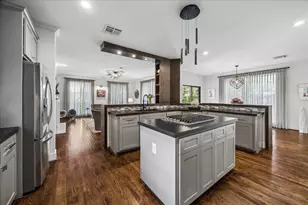 2402 McClendon St, Houston, TX 77030 - Photo 15