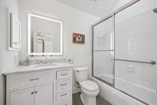 2402 McClendon St, Houston, TX 77030 - Photo 43