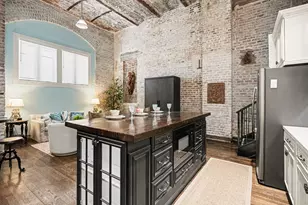 2400 Mechanic St, Galveston, TX 77550 - Photo 9