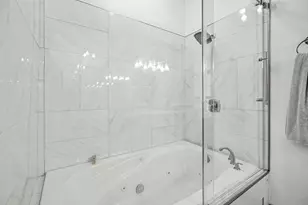 2400 Mechanic St, Galveston, TX 77550 - Photo 23
