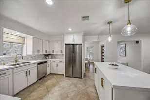 11418 Ash Creek Dr, Houston, TX 77043 - Photo 13