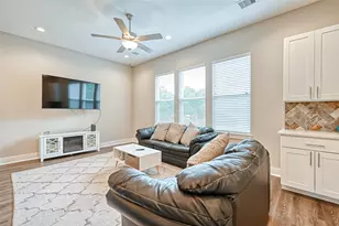 882 Fortune St St, Houston, TX 77088 - Photo 9