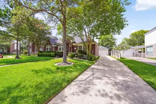 3411 Farnham Cir, Pearland, TX 77584 - Photo 3