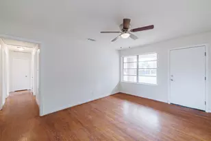 723 E Spreading Oak Dr, Houston, TX 77076 - Photo 5