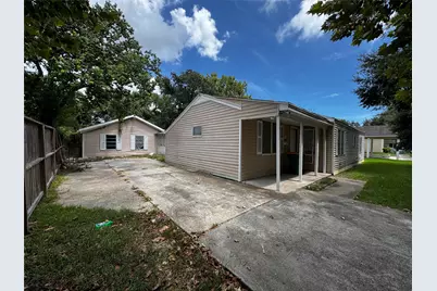 225 Beatrice Street, La Marque, TX 77568 - Photo 3