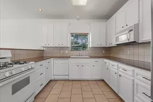 526 Pine Rd, Clear Lake Shores, TX 77565 - Photo 11